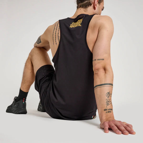 Primo piano della trama variabile del tessuto tecnico nella canotta nera Leone DNA