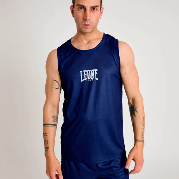 Vista frontale della canotta sportiva blu Leone Stripe 47 per allenamento quotidiano