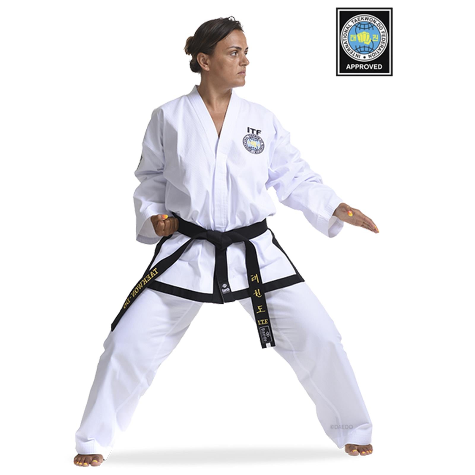 Dobok ITF Omologato a Costine con Bordi Neri - vista frontale