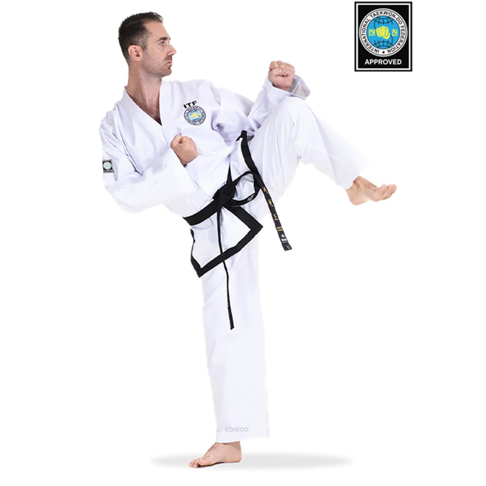 Dobok ITF Ultraleggero con Bordi Neri Daedo - vista frontale