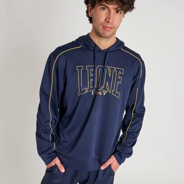 Vooraanzicht van het technische sweatshirt Leone 1947 DNA-lijn met blauwe capuchon