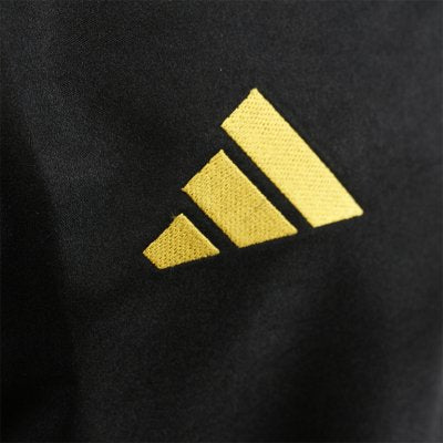 Jaket Adidas Corner - tampilan detail