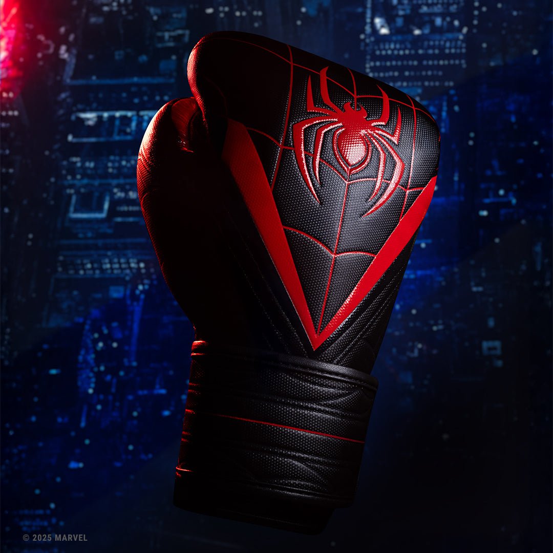 Vedere a mănușii individuale Hayabusa Marvel Miles Morales, detaliu din piele Vylar® și închidere Dual-X®
