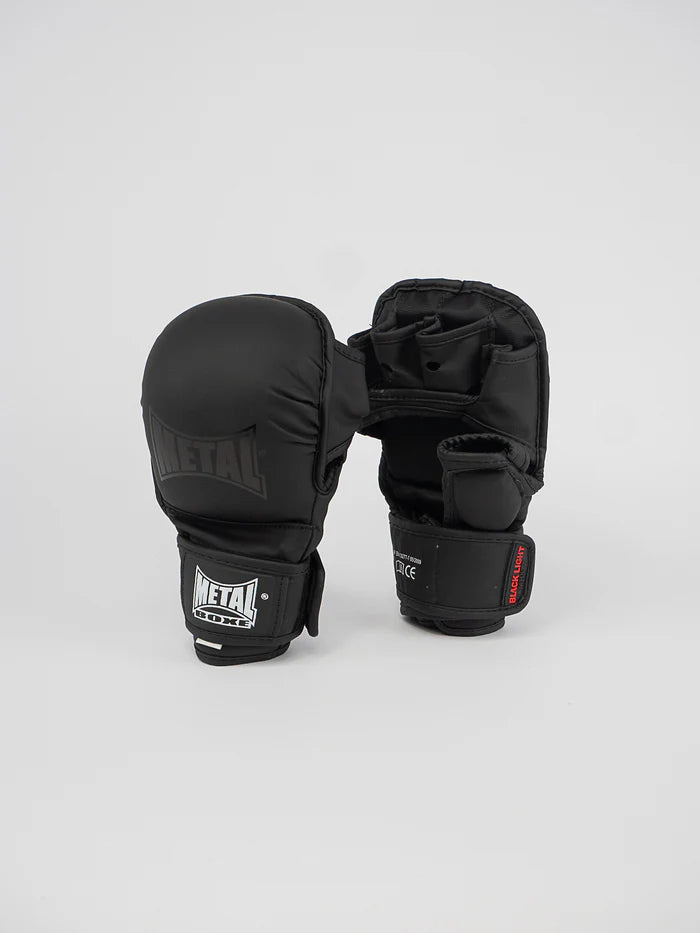 Vista frontale guanti MMA sparring Metal Boxe Black Light, dettaglio imbottitura nocche
