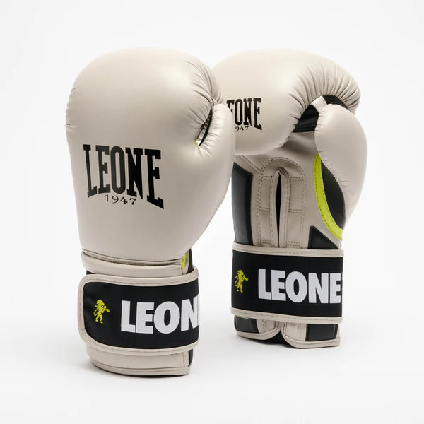 Coppia di guantoni da boxe LEONE Stripe '47 beige, un'estetica pulita e moderna