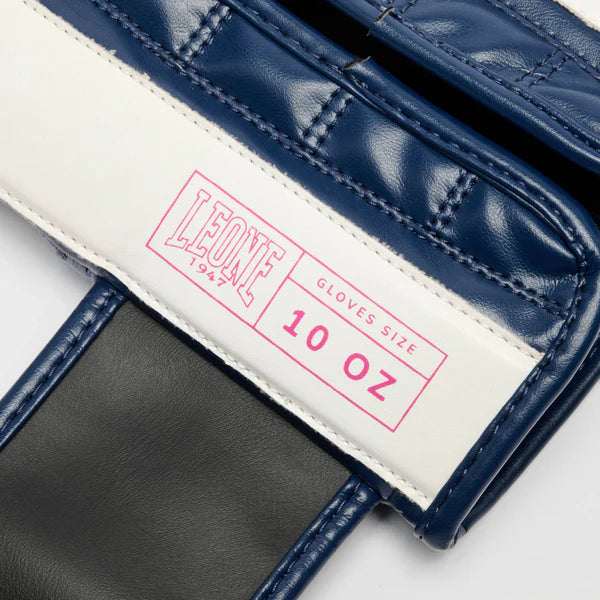 Primo piano della chiusura elastica a velcro del guantone LEONE Stripe '47 blu