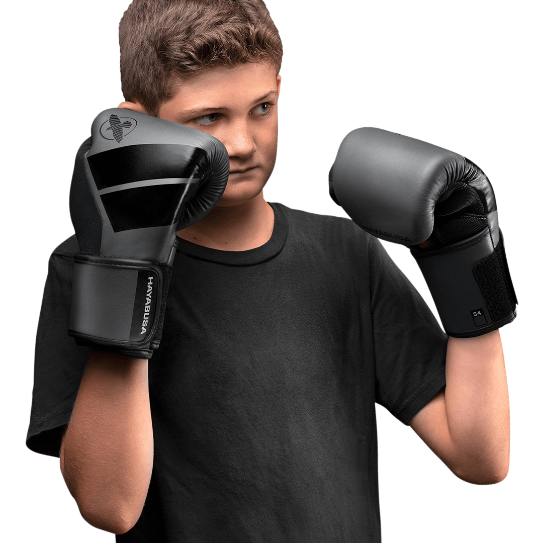 Dettaglio del guantone singolo grigio Hayabusa S4 per bambini con imbottitura splinted