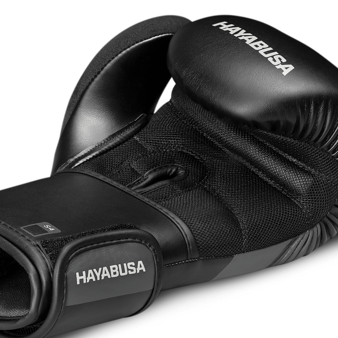 Vedere internă a palmei mănușii negre Hayabusa S4 cu bară de prindere integrată