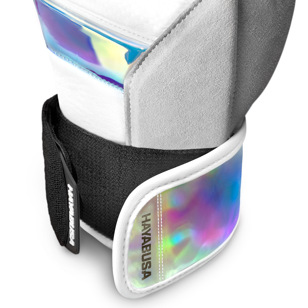 Primo piano della chiusura della variante bianco iridescente.