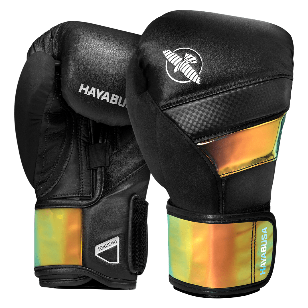 Hayabusa T3 svarta handskar med iriserande iriserande effekt.