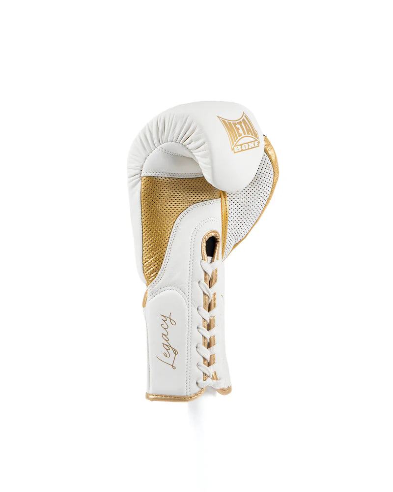 Vista di profilo guantone Metal Boxe Legacy bianco, stabilità polso e nocche