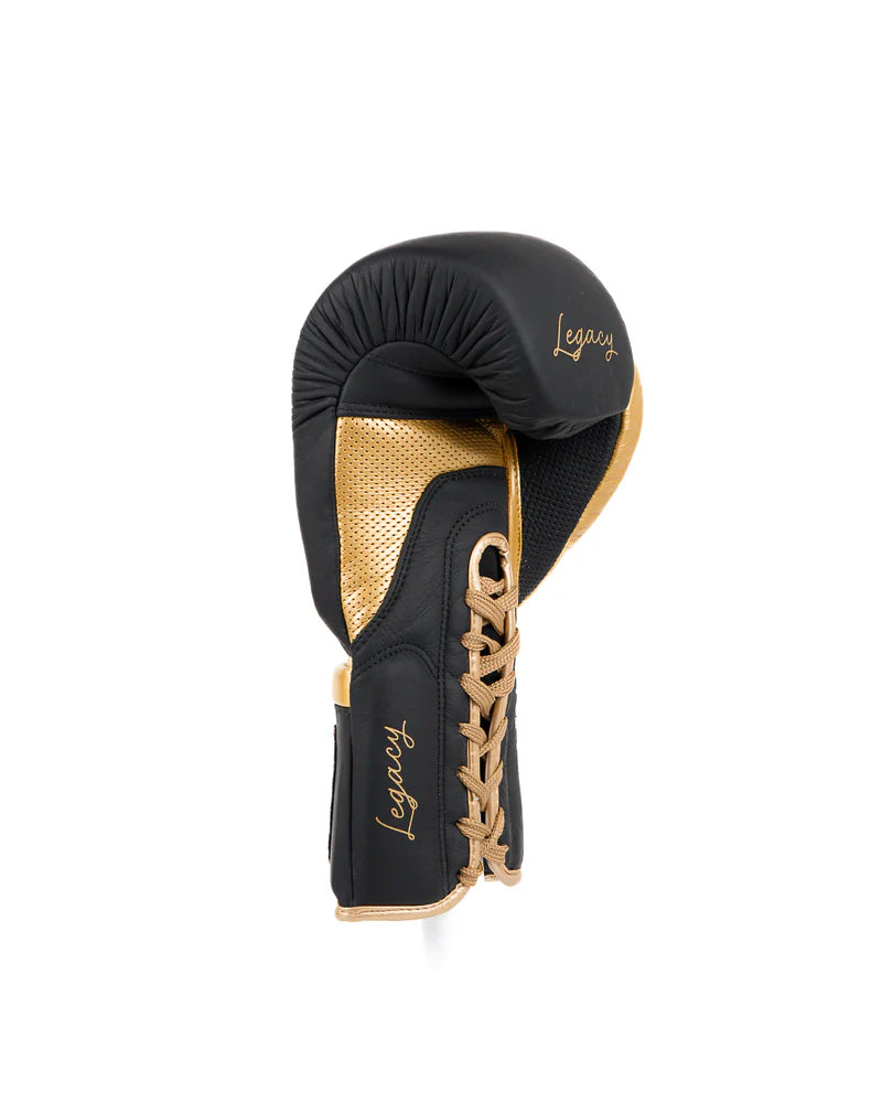 Dettaglio del guantone singolo Metal Boxe Legacy Sparring nero, imbottitura multistrato