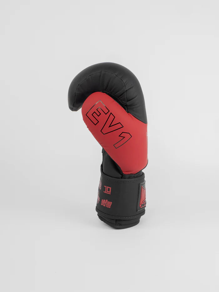 Vista laterale guantoni Metal Boxe EV1 nero rosso, dettaglio zone piatte laterali