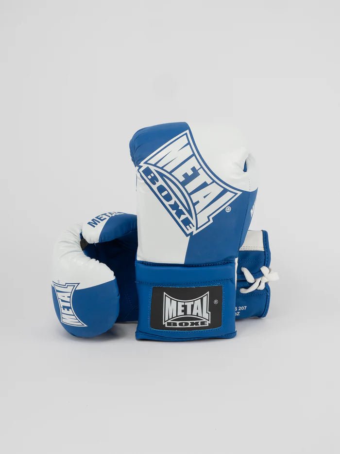 Vue de face des gants bleus Metal Boxing Competition, design professionnel bicolore