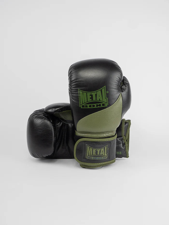 Vista frontal de los guantes Metal Boxing Omega en piel negra y caqui