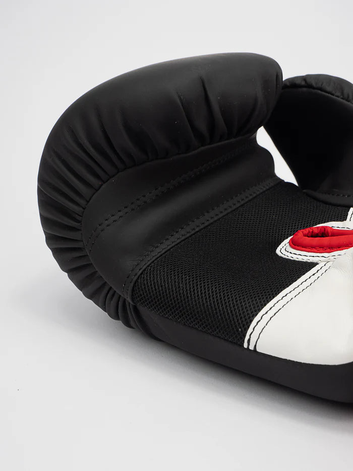 Vista del palmo ventilato Windtec dei guantoni Metal Boxe Ergo 90, dettaglio chiusura velcro