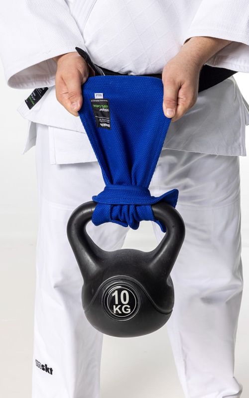 Judo Grip Trainer Moskito corto blu utilizzato con un peso basso per esercizi di presa