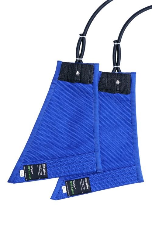 Vista frontal de la herramienta de agarre azul Moskito Uchi Komi Triangle Judo Grip Trainer