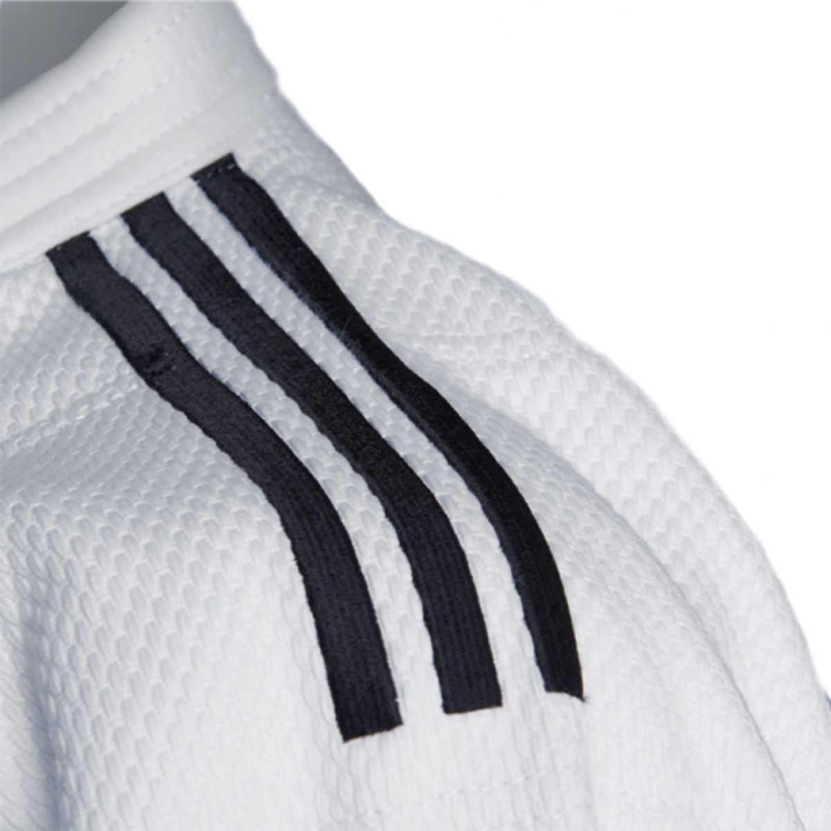 Judogi Adidas omologato IJF bianco Champion III con strisce nere