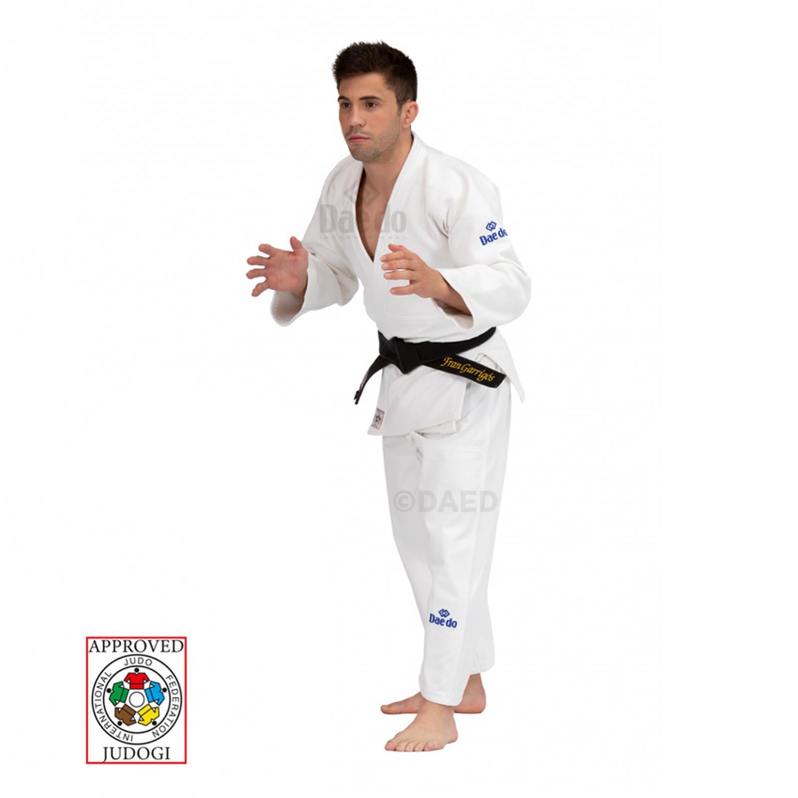 IJF Daedo Menyetujui Judogi Putih 750g - tampak depan