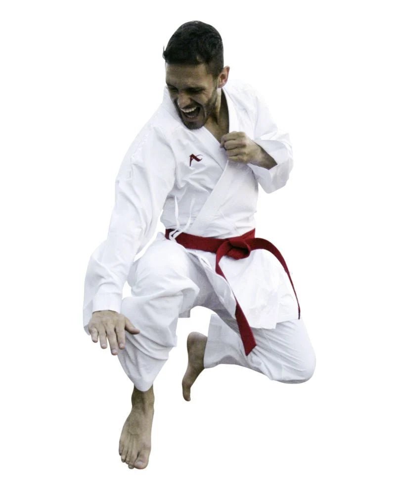 Vedere frontală a ultra-uşoarelor Arawaza Onyx Zero Gravity karate gi pentru kumite