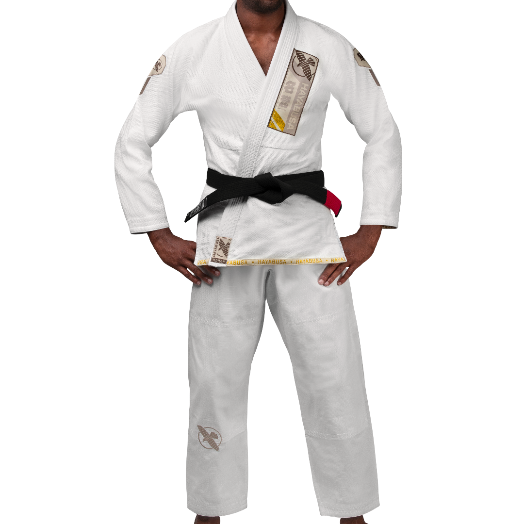 Vista frontale del kimono BJJ Hayabusa Ascend Lightweight bianco con patch kanji