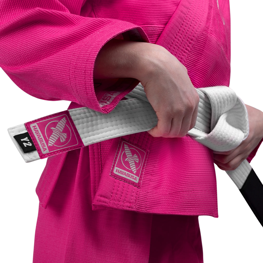 Dettaglio della cintura bianca fornita con il kimono rosa Hayabusa per bambini
