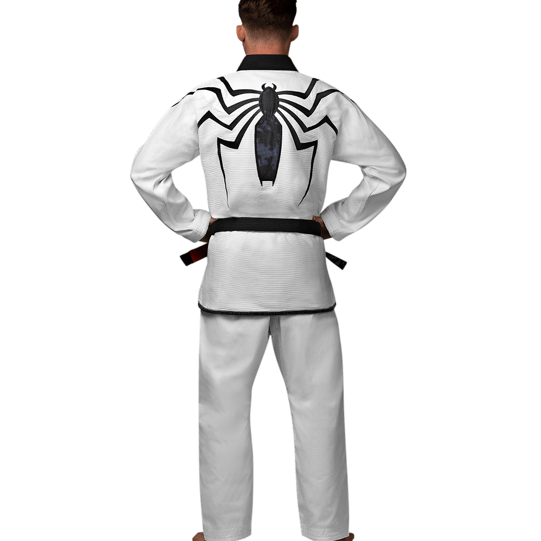 Parte trasera del kimono Marvel Venom Jiu Jitsu Gi que muestra el corte ergonómico y la calidad de las costuras reforzadas.