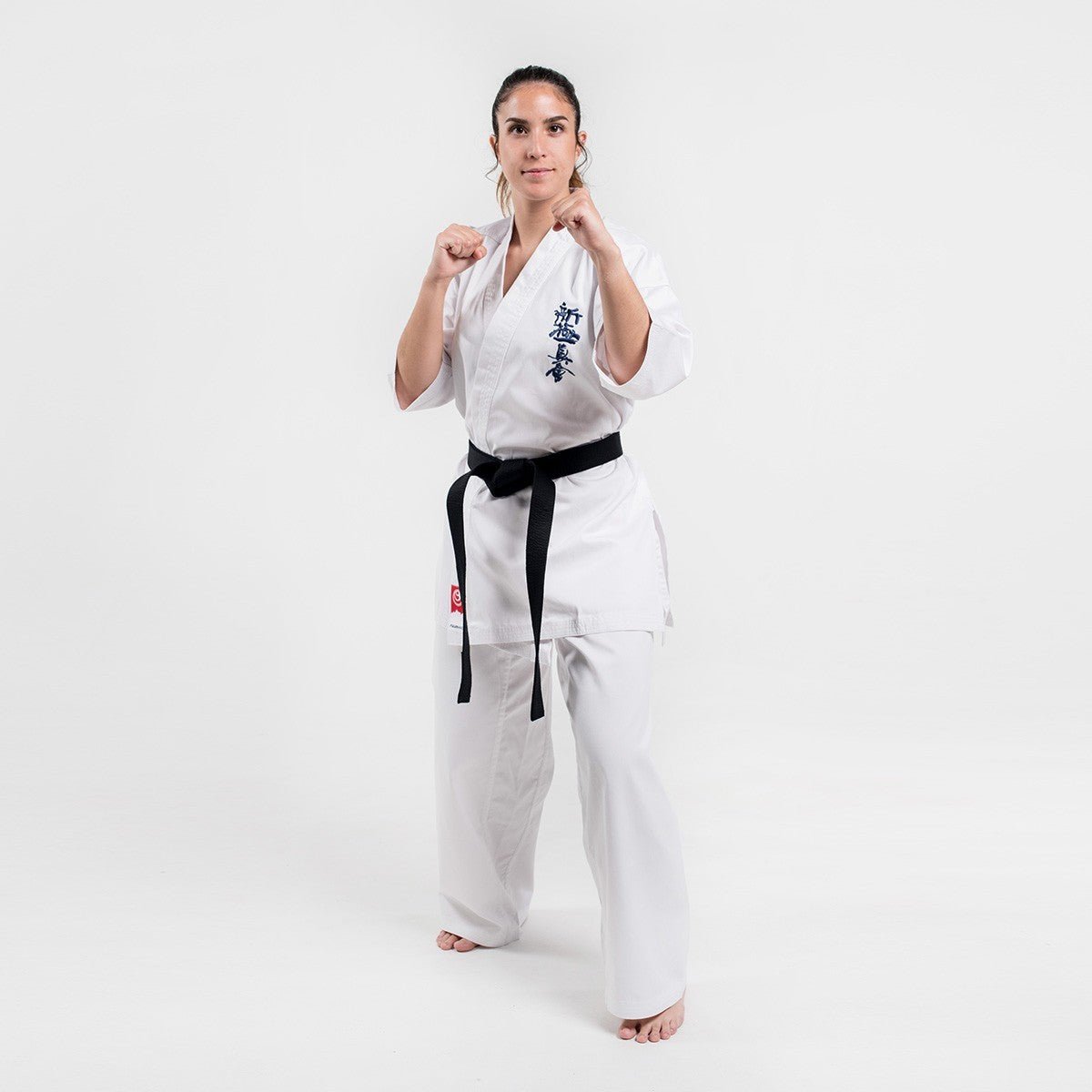 Kimono de antrenament Shinkyokushin Fujimae de karate uzat, vedere frontală uniformă de 9 oz.