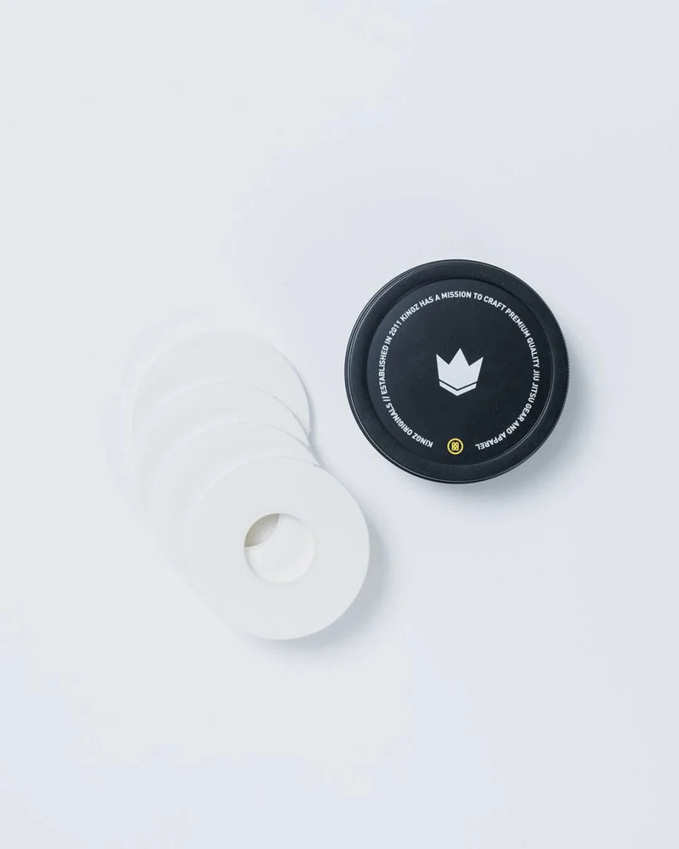 Huvudpaket av Kingz Finger Tape vit med 4 rullar och metallfodral