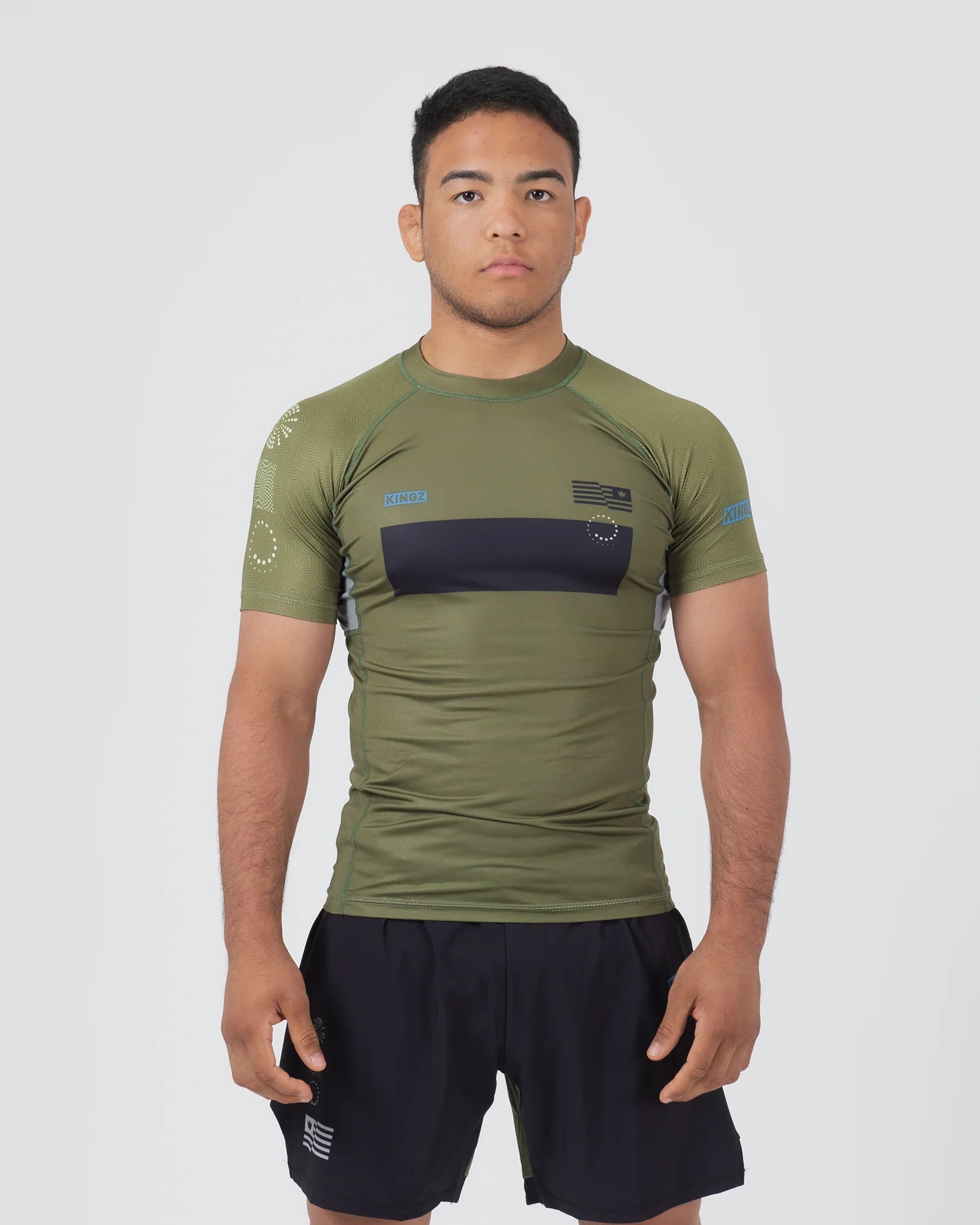 Vista frontale della rashguard tecnica Kingz Trooper per Jiu Jitsu e sport da combattimento