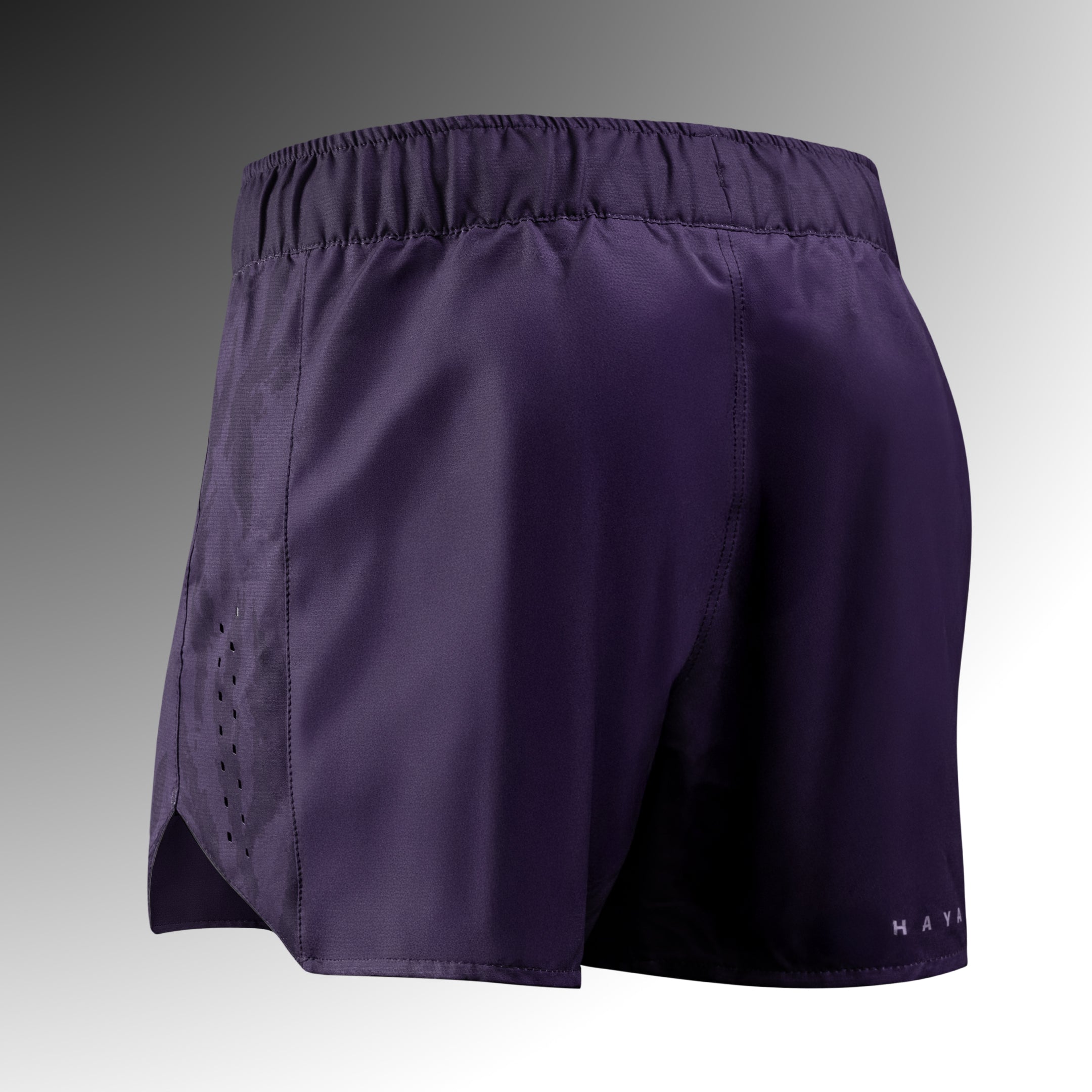 Vista posteriore dei pantaloncini Hayabusa Apex viola, tessuto traspirante ad asciugatura rapida