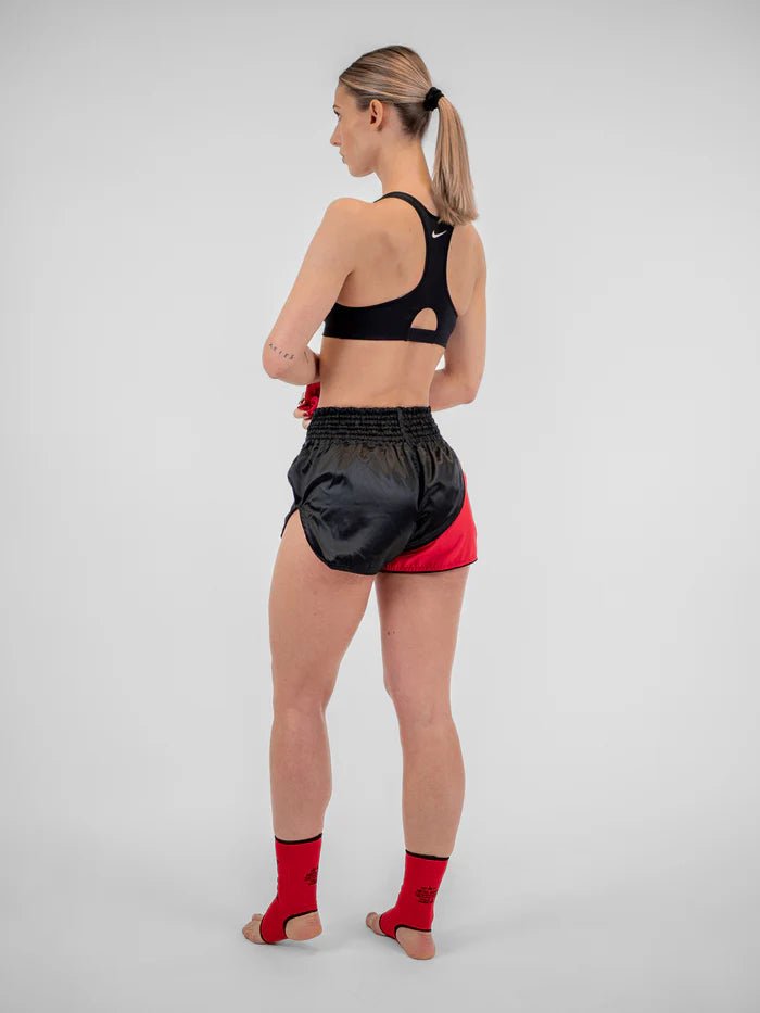 Vista traseira Metal Boxing Warrior shorts de combate preto vermelho elástico alto
