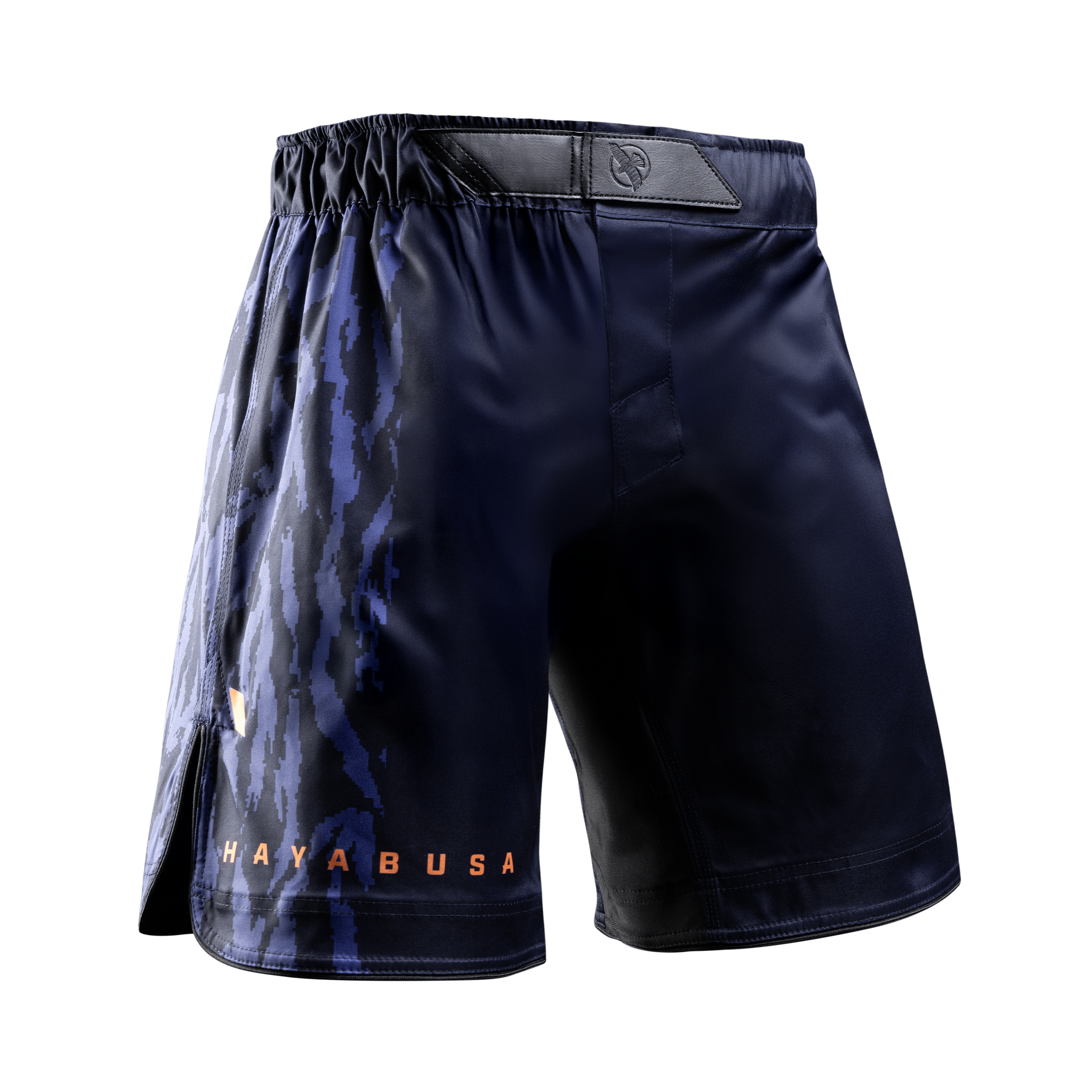 Vista frontale dei pantaloncini MMA Hayabusa Apex Full-Length blu, girovita foderato in silicone antiscivolo