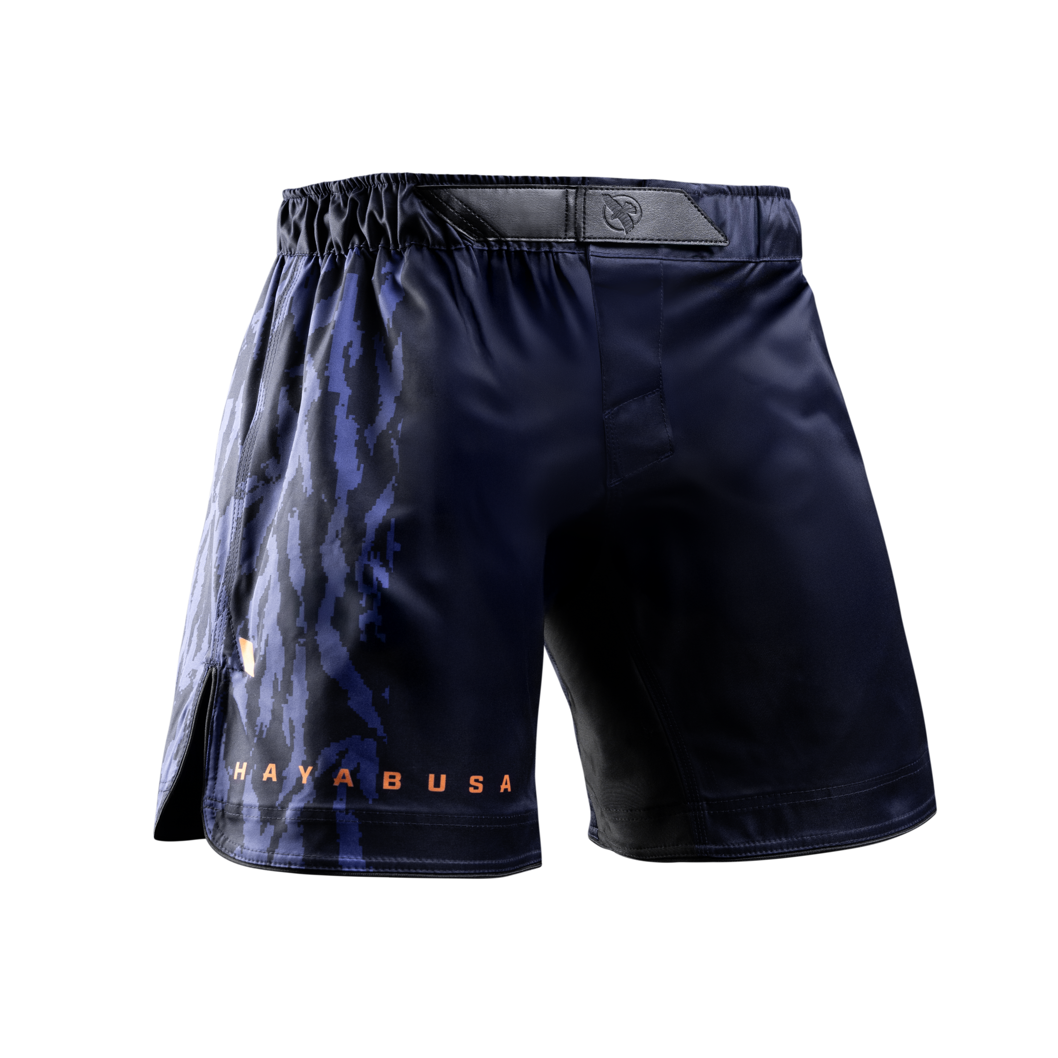 Vista frontale dei pantaloncini MMA Hayabusa Apex Mid-Thigh blu con chiusura a incastro
