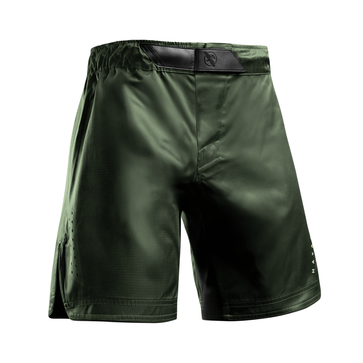 Vooraanzicht van groene Hayabusa Core 3/4 Thigh MMA-short, onbeperkte mobiliteit voor worstelen