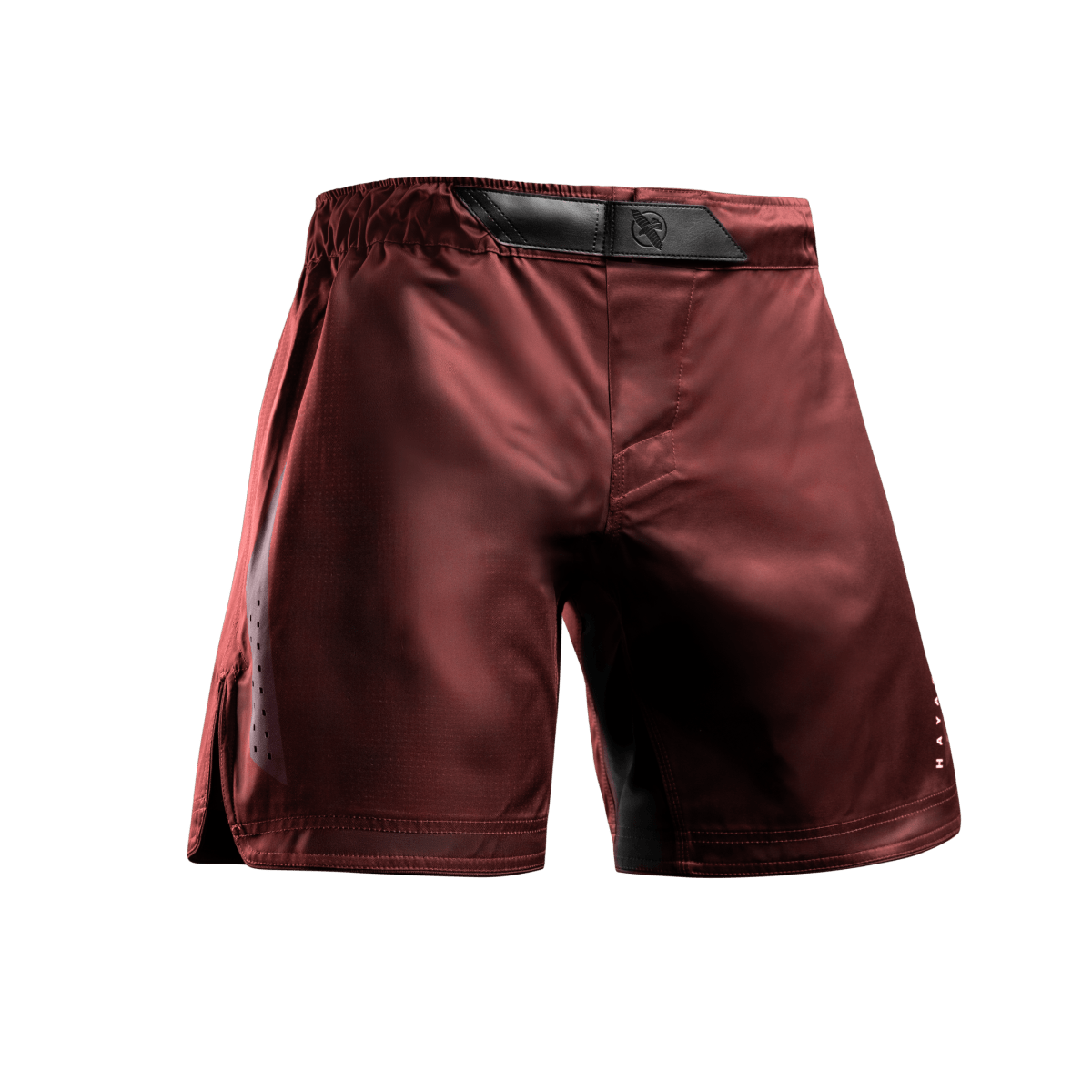 Vorderansicht der roten Hayabusa Core Mid-Thigh MMA Shorts mit ineinandergreifendem Verschluss