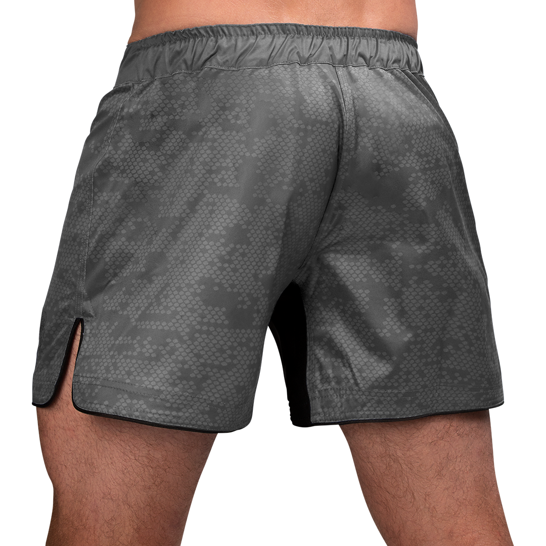 Vista posteriore dei pantaloncini MMA Hayabusa Hex grigi, pannelli elastici interni per massima mobilità