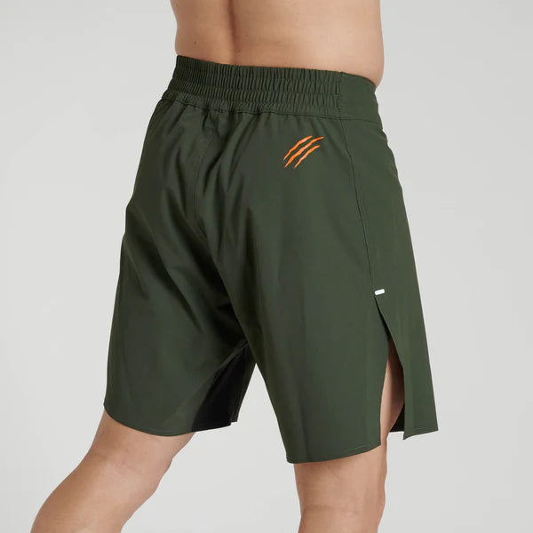 Vista posteriore degli shorts Leone Primal Instinct verdi con spacchi laterali