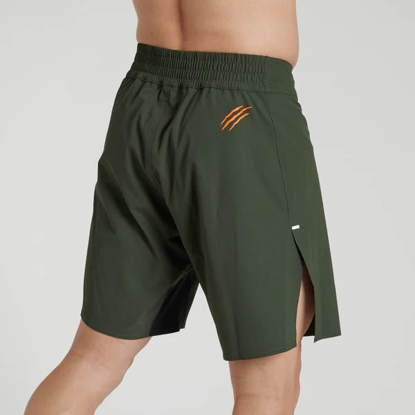 Vista posteriore degli shorts Leone Primal Instinct verdi con spacchi laterali
