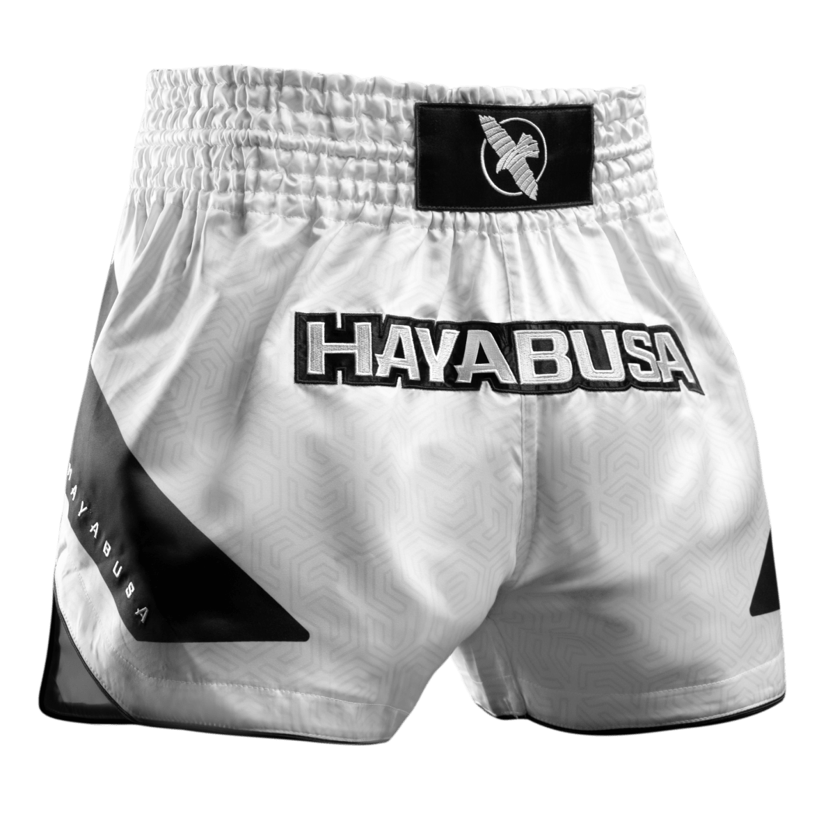 Vita Hayabusa Core Muay Thai shorts sedda framifrån i satintyg