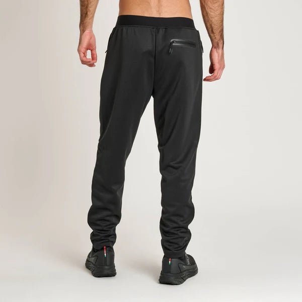 Bakifrån av Black Lion Pants med strukturerad design och atletisk passform
