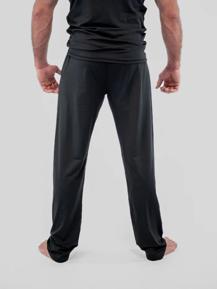 Achteraanzicht Savate Metal Boksbroek zwart ergonomie en comfort