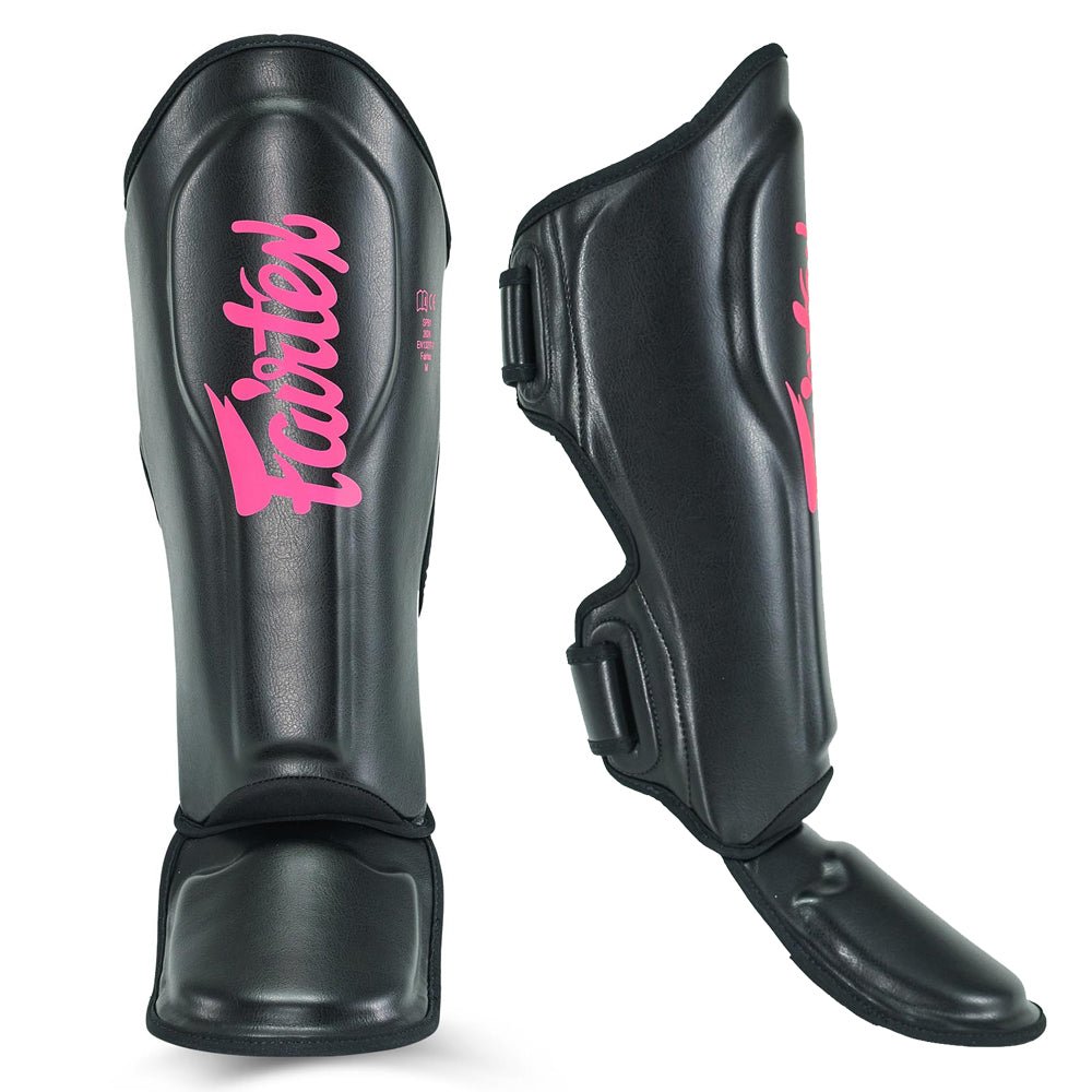 Combinação FXB Fairtex Shin Guard Black e Pink para lutadores europeus