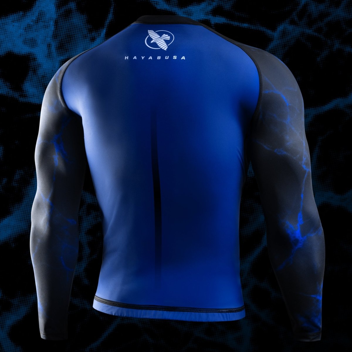Vue arrière du rash guard UFC BJJ noir et bleu, montrant la coupe de compression ergonomique