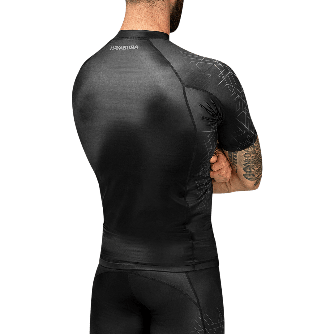 Vista traseira do rashguard cinza Hayabusa Geo, ajuste de compressão