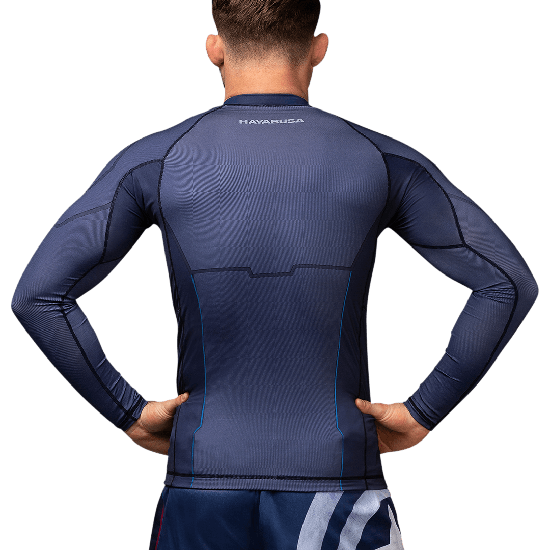 Vista traseira do rashguard Capitão América Hayabusa, proteção técnica de manga longa