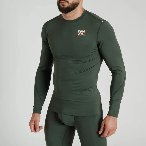 Vista frontale della rashguard Leone Primal Instinct verde a manica lunga