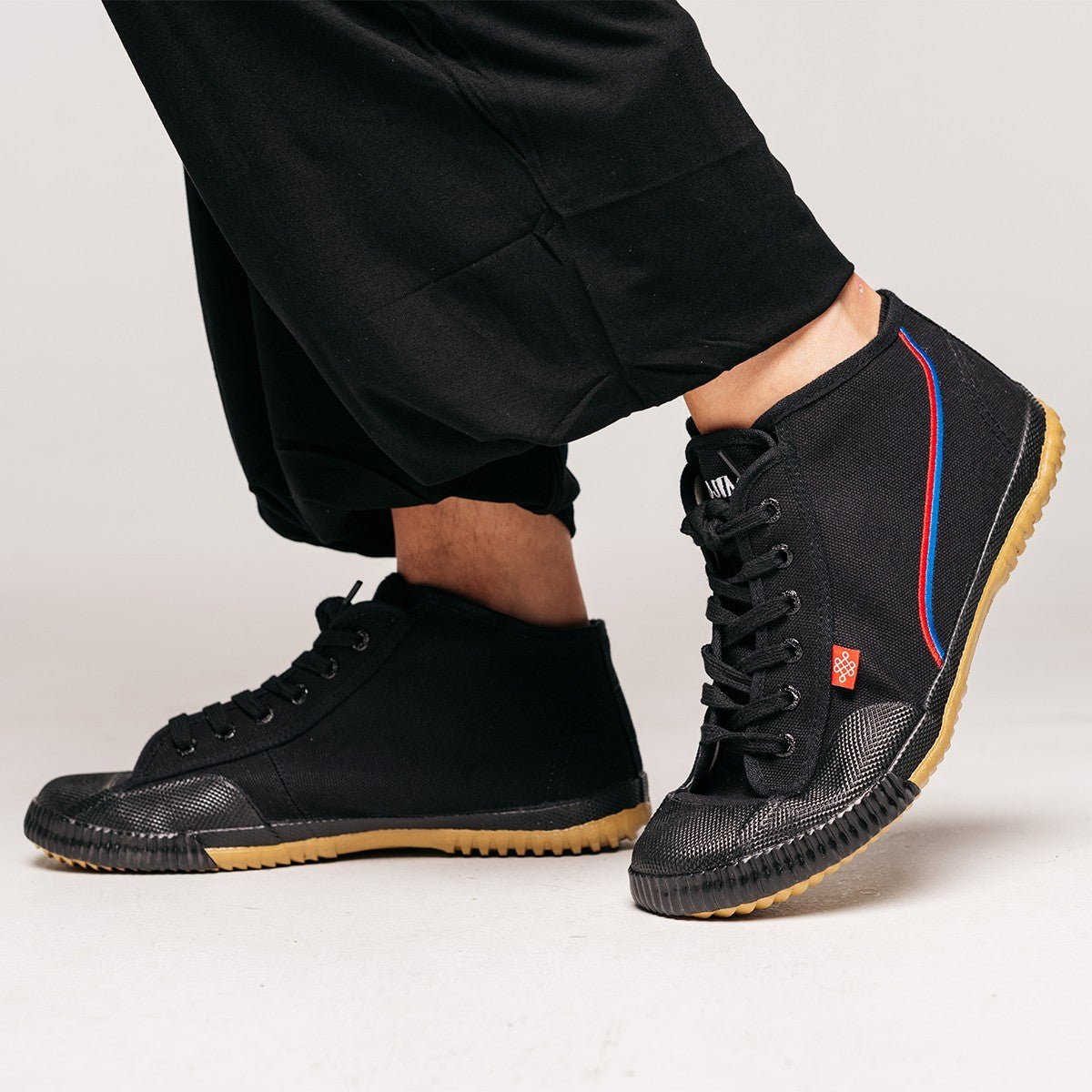 Scarpe Shaolin Hi-Top FUJIMAE a Profilo Medio - Fight Club Store
