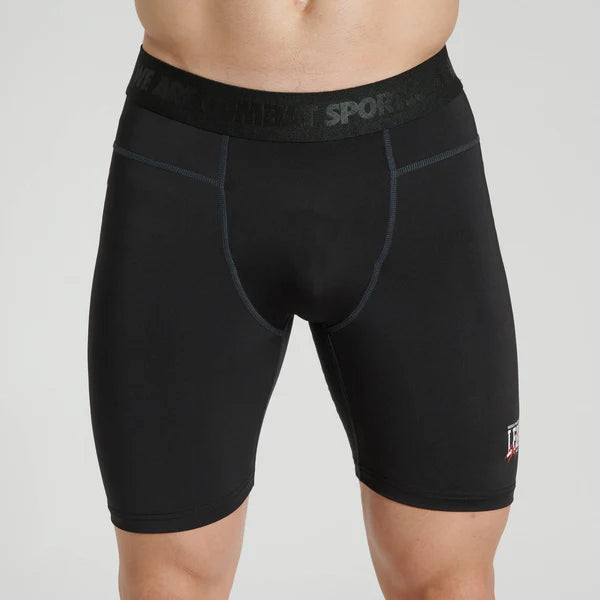 Vista frontale degli shorts compressivi Leone Primal Instinct neri